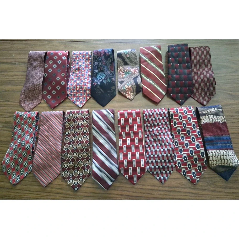 Lot of 16 Burgundy Maroon Neckties Name Brands Assorted Sizes VTG to Modern